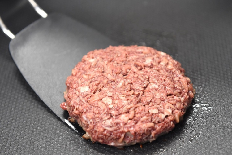 Первая котлета из искусственного мяса была сделана в Лондоне в 2013 году