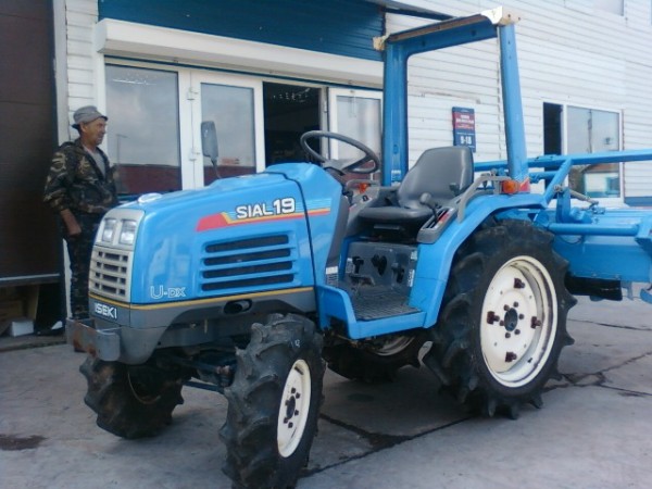Mini TF19F tractor in excellent condition