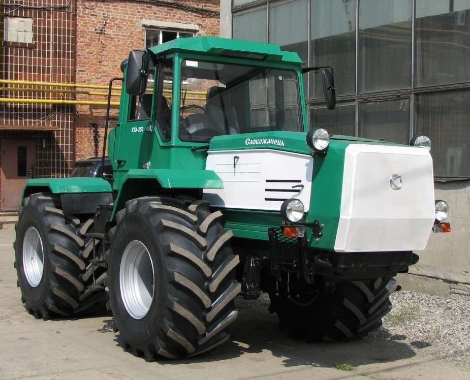 Traktor HTA-250-13 (Slobozanec) (analog HTZ T-150)