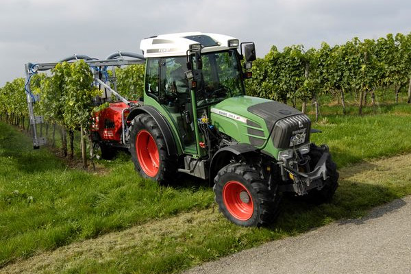 Tractor agricultural Fendt 210 V