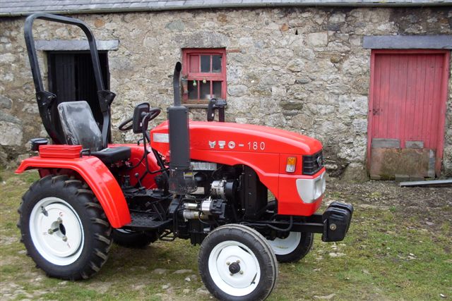 Mini traktor YTO-180