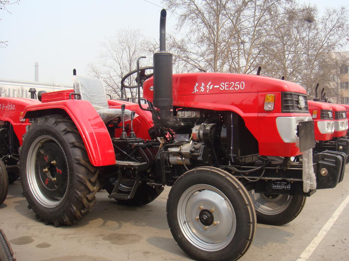 Wheel Tractor YTO-SE250