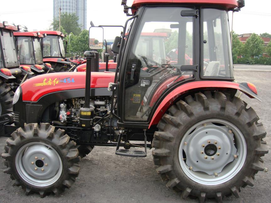 Wheel Tractor YTO-454