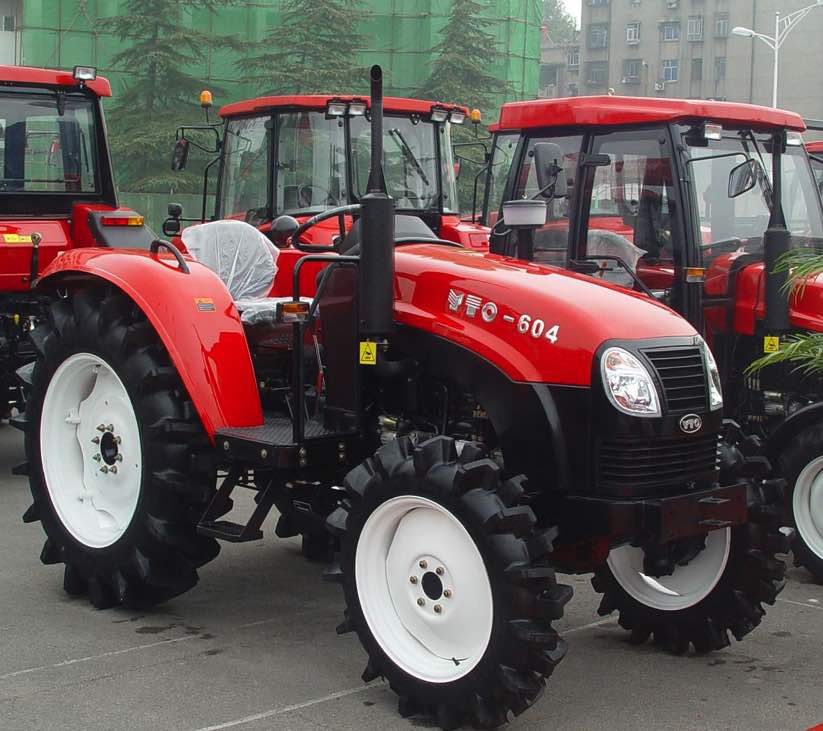 Колісний трактор YTO-MG700