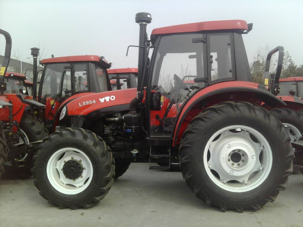Wheel Tractor YTO-LX954