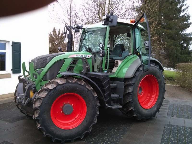 Fendt 513 Vario tractor