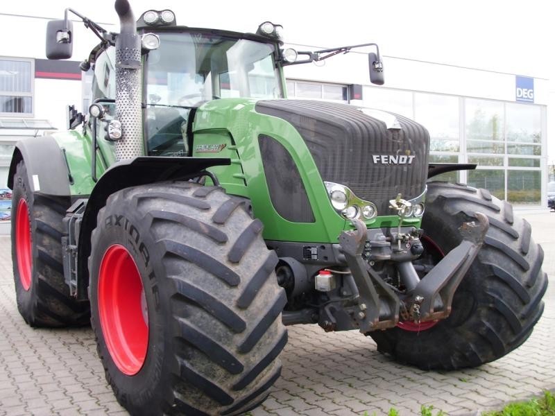 Fendt 933 Vario tractor