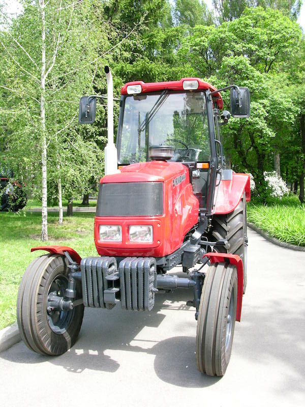 Yuzhmash YuMZ-8040.2M tractor