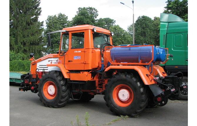 Straßenreparaturausrüstung Slobozhanets MMT-2