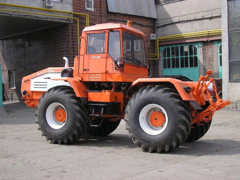 Tractor Slobozhanets KhTA-200-02M