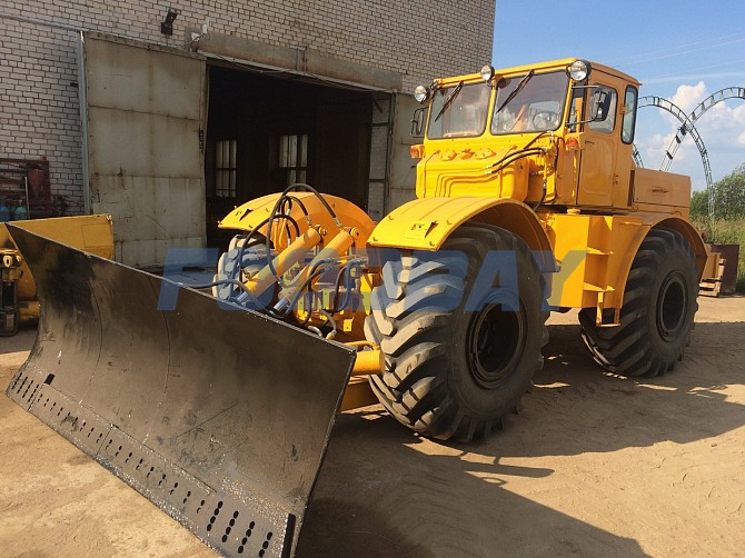 Road car Kirovets K-703-DM15 (gradozer) Kirov - picture 1