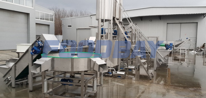 Produktionslinie für die Verarbeitung, Reinigung, Vakuumverpackung von Kartoffelknollen, Karotten, Rüben. Krasnodar - Bild 1