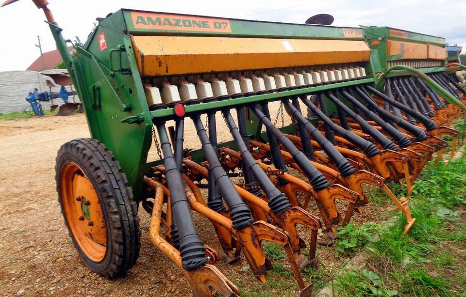 Grain seeder Amazone D7 SUPER S