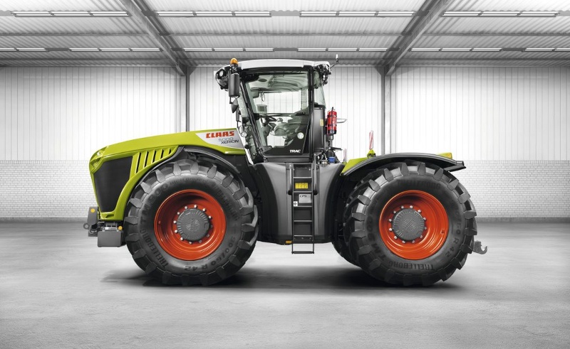 CLAAS Xerion 4000 tractor