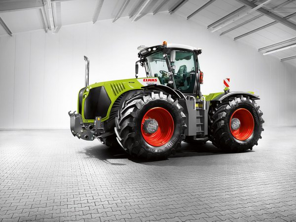 CLAAS Xerion 4500 tractor Moscow - picture 1
