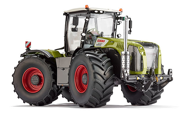 CLAAS Xerion 5000 tractor Moscow - picture 1