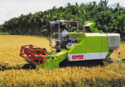 Combine harvester CLAAS Dominator 150