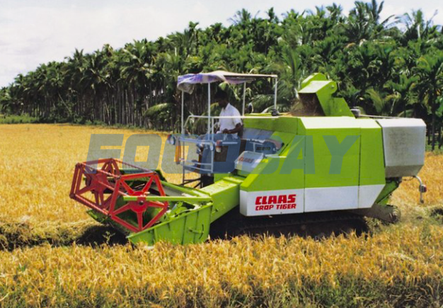 Combine harvester CLAAS Dominator 150 Moscow - picture 1