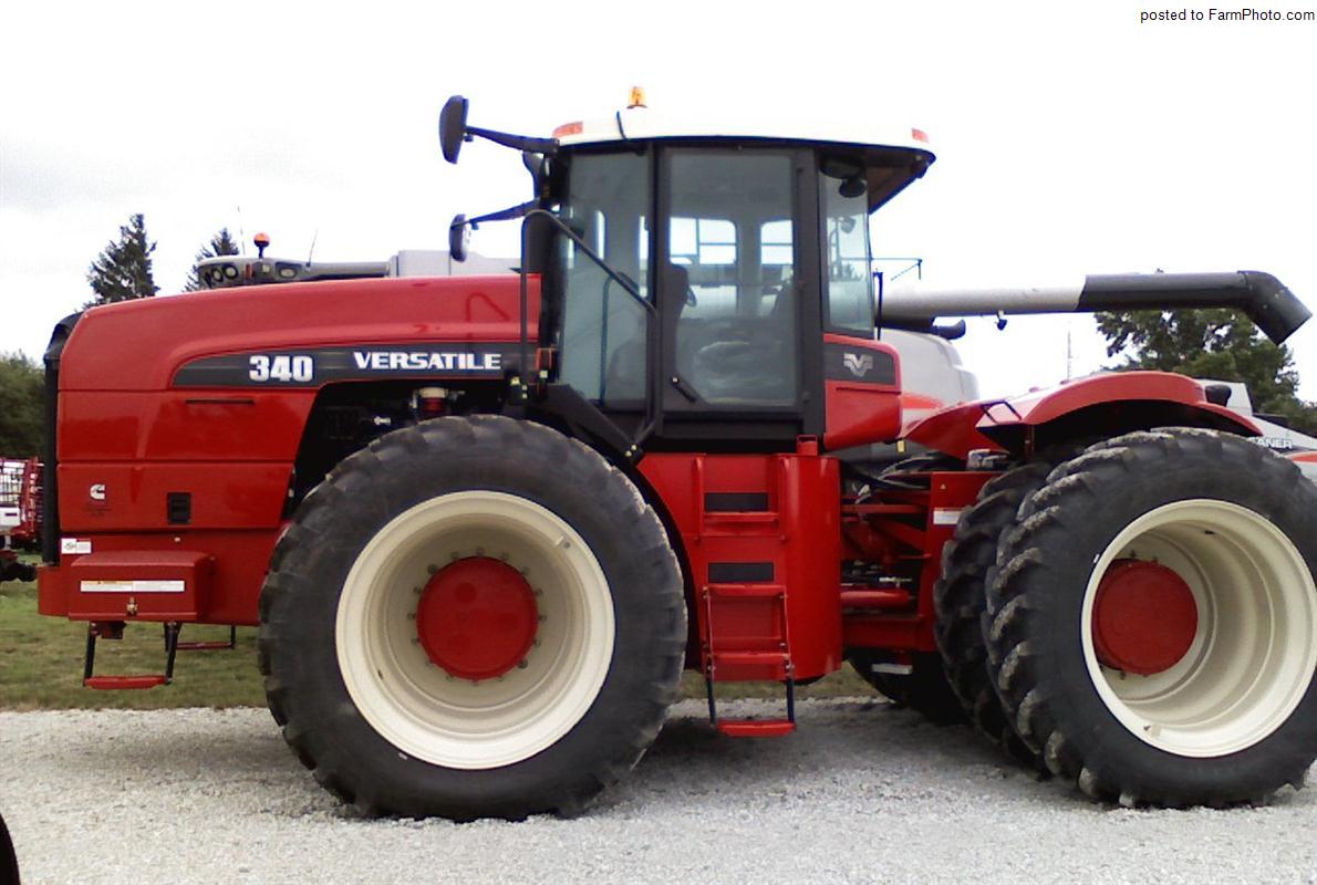Колісний трактор Versatile 340