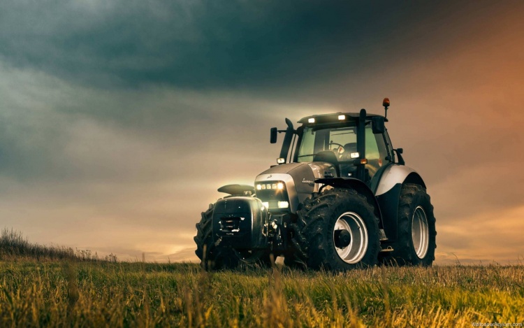 Современный трактор New Holland