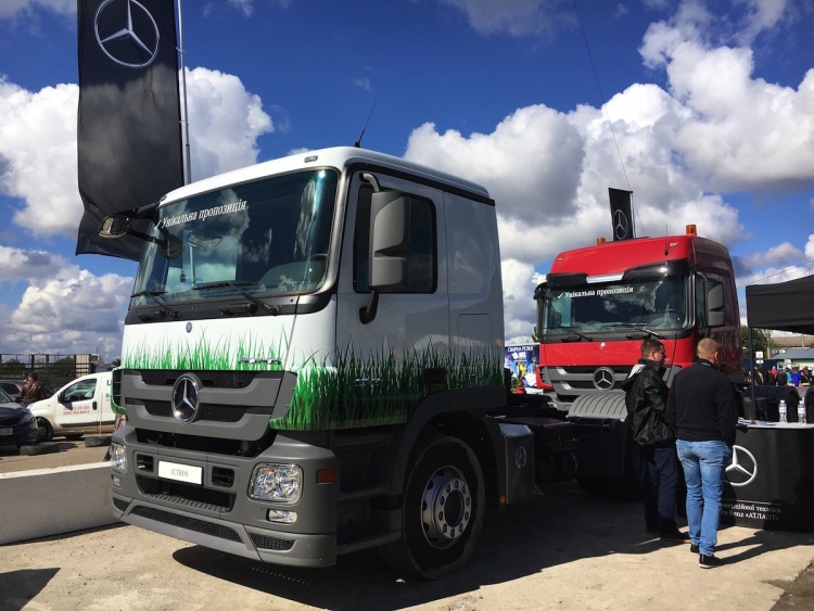 Mercedes-Benz расширяет представили новые модели грузовиков Actros