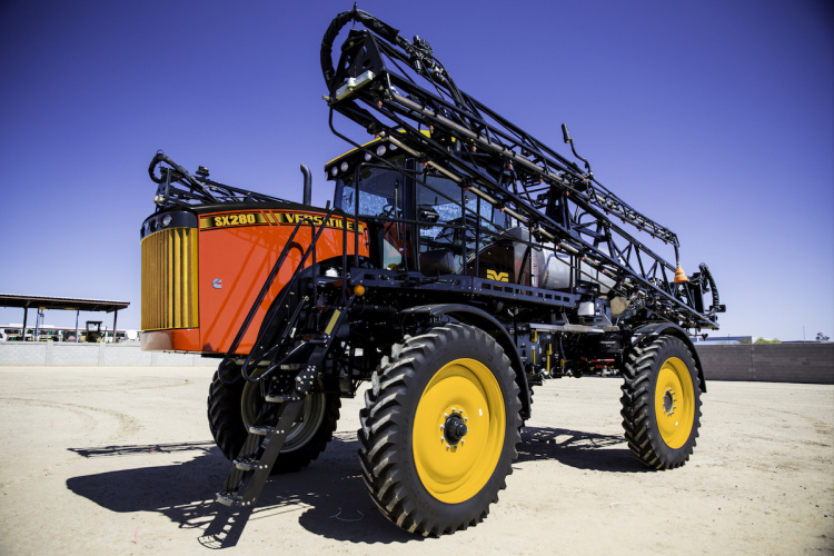 Versatile SX280 опрыскиватель