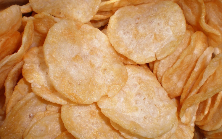 VMG Partners приобрела производителя картофельных чипсов Popchips